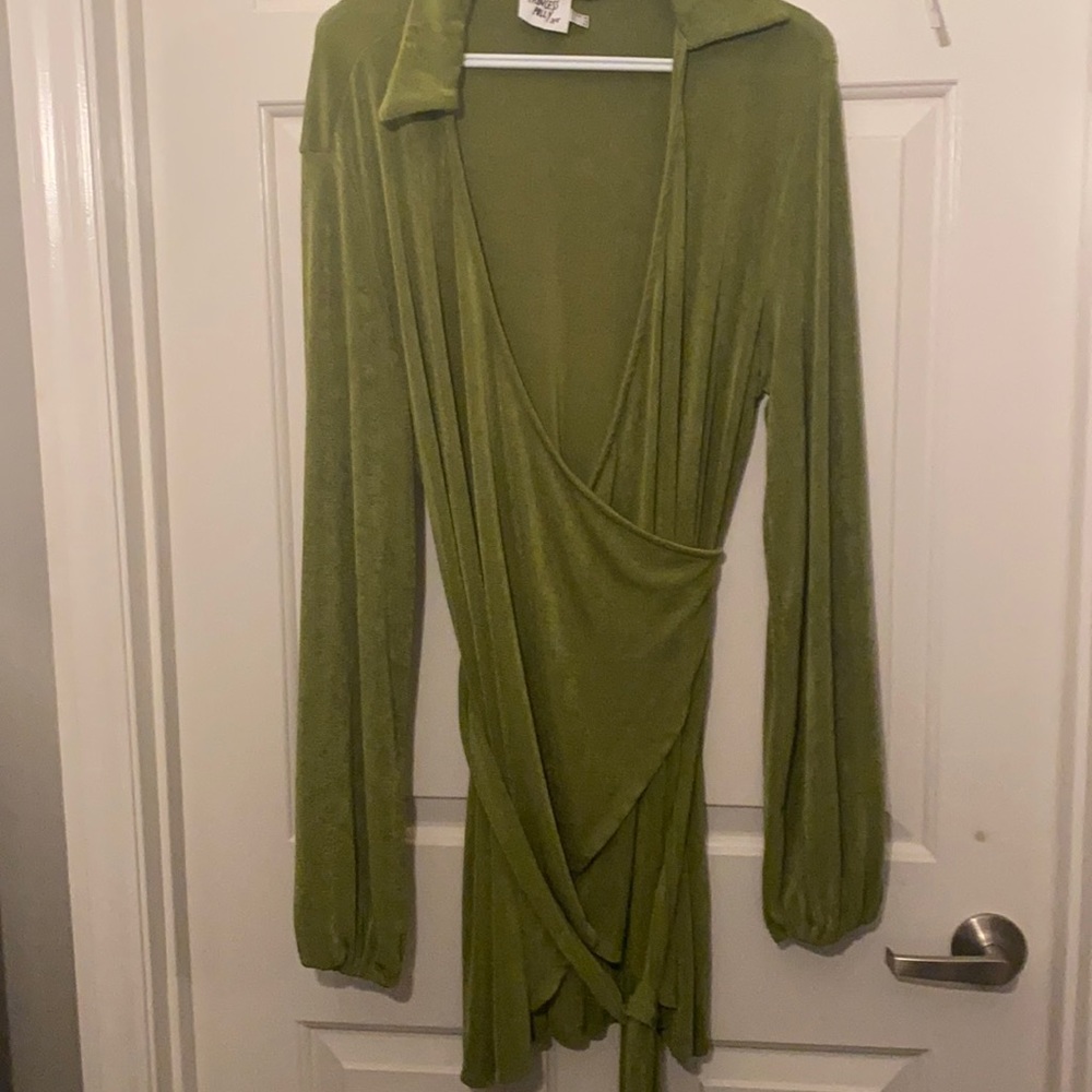 Princess Polly Wrap like Dress - Picture 3 of 3